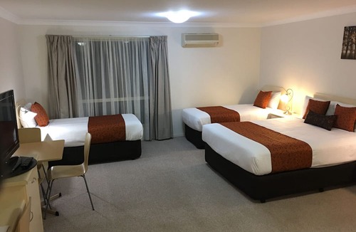 South Gundagai Hotel | Tuckerbox Motor Inn