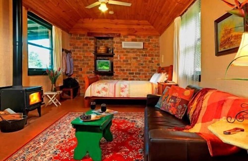 Sweetmans Creek Cottage | Cedar Creek Cottages