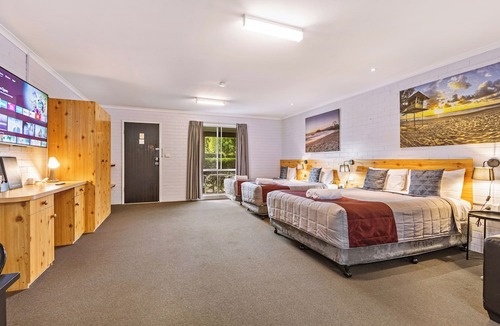 Lake Albert Hotel | Burringa Motel