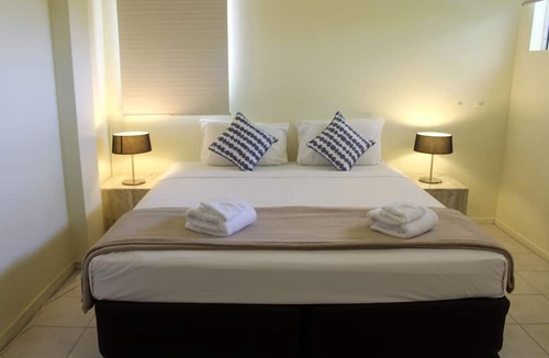 Cairns North Hotel | Crystal Garden Resort & Restaurant