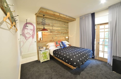 Old Bar Hotel | Boogie Woogie Beach House