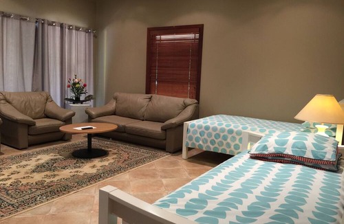 Middle Dural House | Relaxin