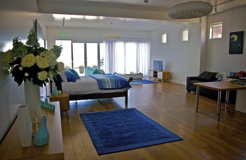 Penguin Apartment | Penguin Beachfront Apartments