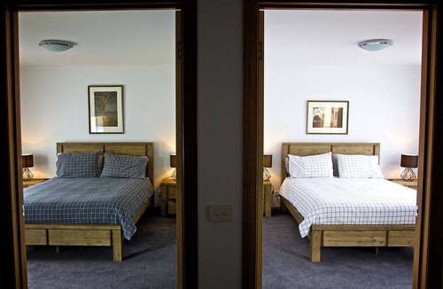 Penguin Apartment | Penguin Beachfront Apartments