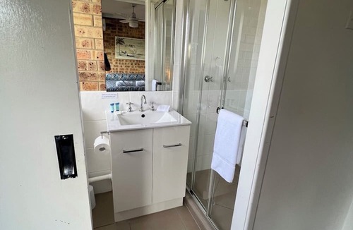 Caloundra Hotel | Golden Beach Motor Inn