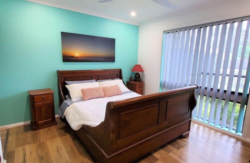 Callala Bay House | Spacious 3BR ground floor holiday home close to beach