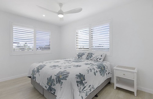 Golden Beach Apartment | Clayton Garden Unit 5 Golden Beach