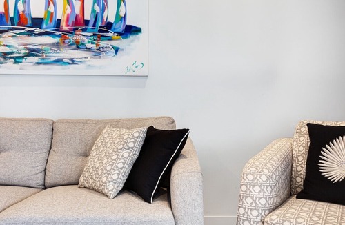 Alexandra Headland Apartment | Luxe beachfront Apt @ Beach Life