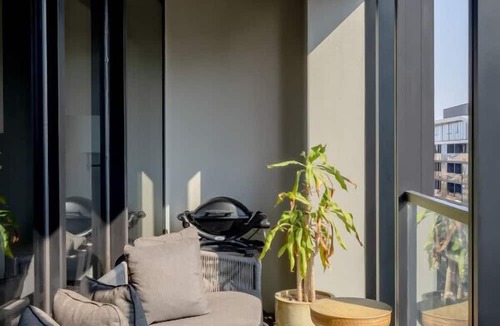 South Yarra Apartment | Claremont Style & Comfort | South Yarra