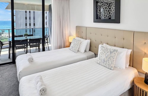 Broadbeach Apartment | Luxury Oracle Stay Ocean Views 2BR Level 11