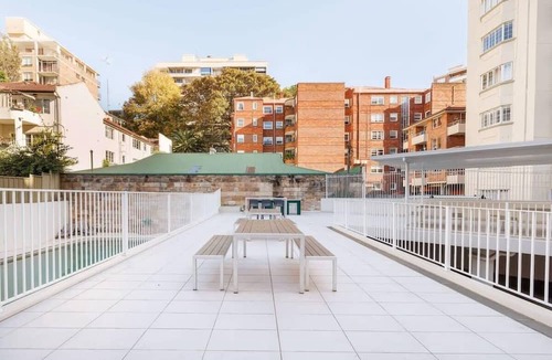 Elizabeth Bay Apartment | Apmnt With Parking, Balcony, Pool & Harbour Views