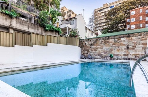 Elizabeth Bay Apartment | Apmnt With Parking, Balcony, Pool & Harbour Views