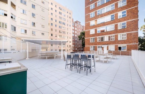 Elizabeth Bay Apartment | Apmnt With Parking, Balcony, Pool & Harbour Views