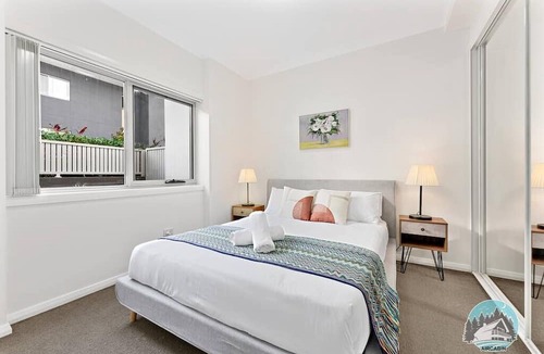 Wentworthville Apartment | Aircabin - Wentworthville - 2 Beds Apt Free Park