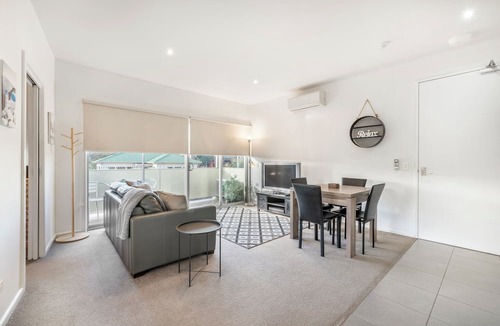 Bellerive Apartment | Bellerive Quay - 2 Bedroom - Free Parking - Bellerive