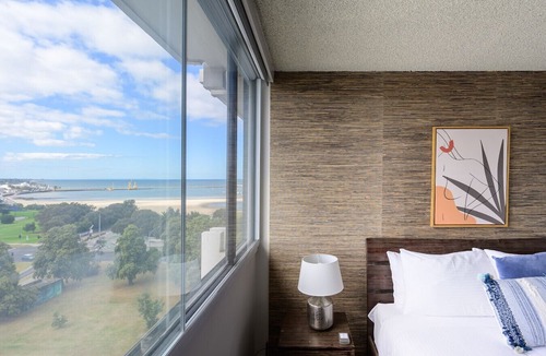 St Kilda West Apartment | Jade St Kilda Beach Side Uninterrupted Views