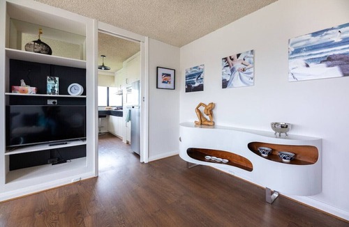 St Kilda West Apartment | Jade St Kilda Beach Side Uninterrupted Views
