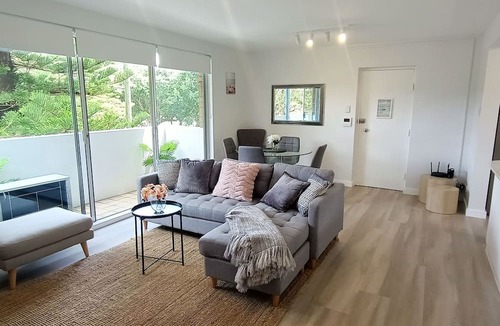 North Bondi Apartment | Moments to Famous Bondi Beach