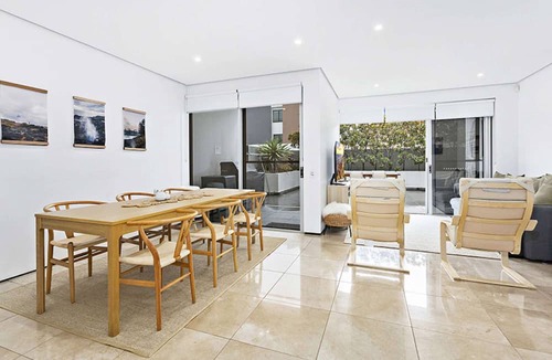 Kiama Apartment | Kiama Seaside Getaway - Just 1 1/2 hours south of Sydney - up to 4 Adults and 2 children
