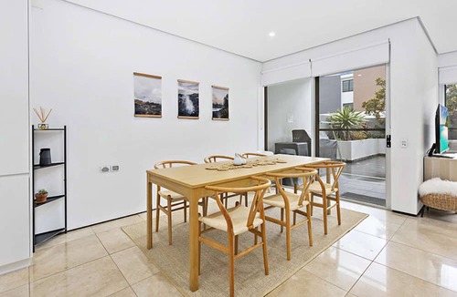 Kiama Apartment | Kiama Seaside Getaway - Just 1 1/2 hours south of Sydney - up to 4 Adults and 2 children