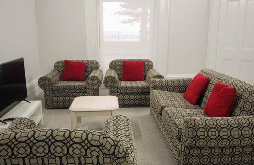 Glenelg Apartment | Adelaide's Seaside Location - Glenelg Beach: Seafield Apartment No. 1, First-floor, Beach-facing