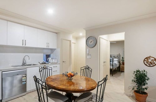 Bassendean Apartment | Terra de Sol|Mediterranean Retreat near Swan Valley