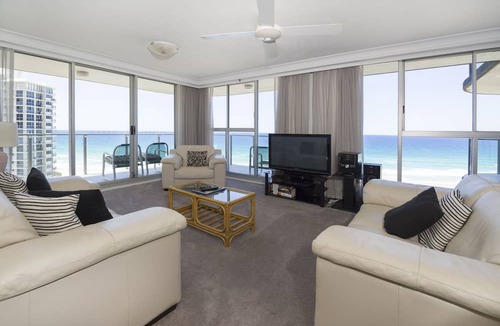 Main Beach Apartment | Sunbird Beach Resort