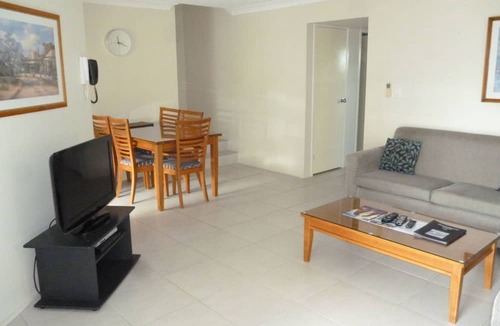 Broadbeach Apartment | Le Lavandou Holiday Apartments