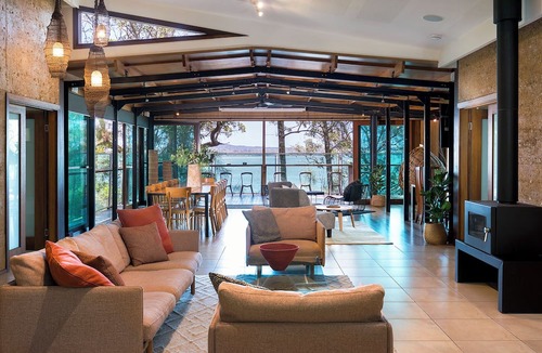 Weyba Downs Apartment | Eumarella Shores Noosa Lake Retreat