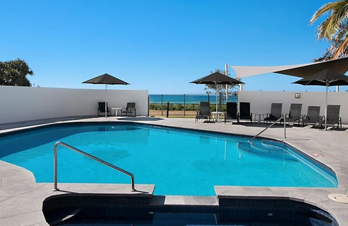 Tugun Apartment | San Simeon 6 - Ground Floor, Absolute Beachfront at Tugun!