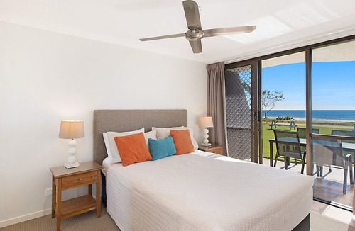 Tugun Apartment | San Simeon 6 - Ground Floor, Absolute Beachfront at Tugun!