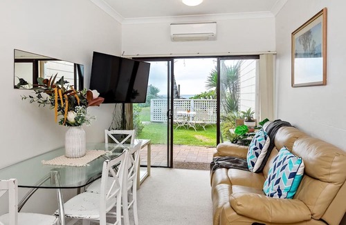 Narrabeen Apartment | Apartment 4 - The Coachhouse