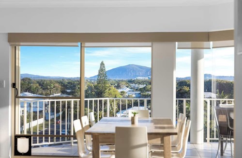 Mudjimba Apartment | 3 Bedroom Penthouse Apartment with a Private Rooftop Spa