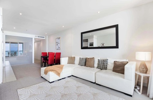 Glenelg Apartment | Ocean View 1BR Private balcony OAKS PIER