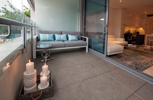 Woolloomooloo Apartment | Woolloomooloo - WMLOO - Cowper Wharf Road - Stylish Studio with Balcony, BBQ Parking by Woolloomooloo Wharf