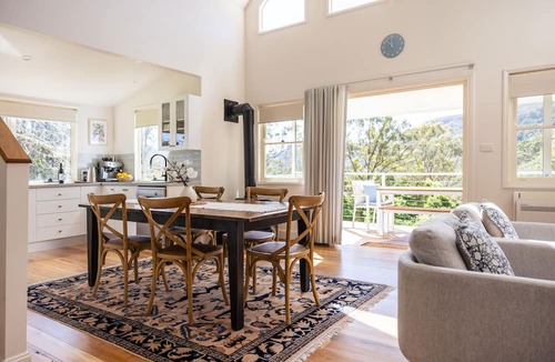 Woodhill Cottage | The Drawing Rooms of Berry