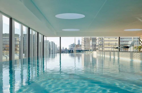 Melbourne Apartment | Pride Fawkner Apt Bayview LX Free Parking Pool Gym