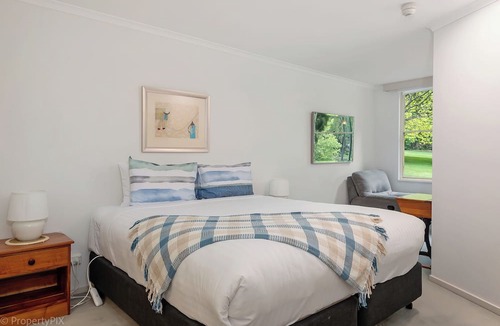 Hobart Central Business District Apartment | Spacious Salamanca apartment