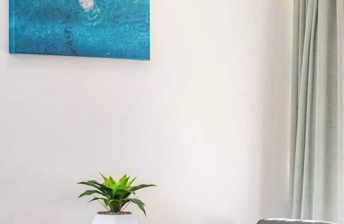 Glenelg Apartment | Glenelg Central Studio Aqua