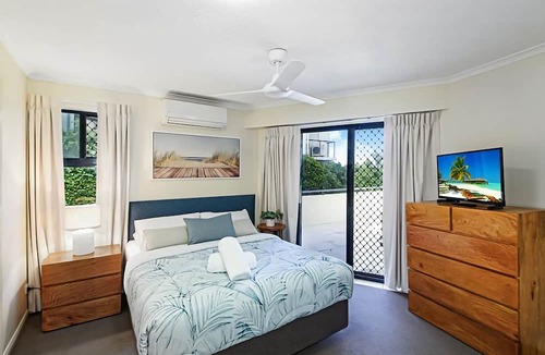 Coolum Beach Apartment | Unit 2 'The Rocks', Coolum Beach