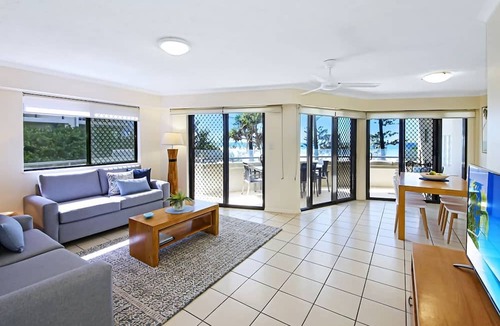 Coolum Beach Apartment | Unit 2 'The Rocks', Coolum Beach