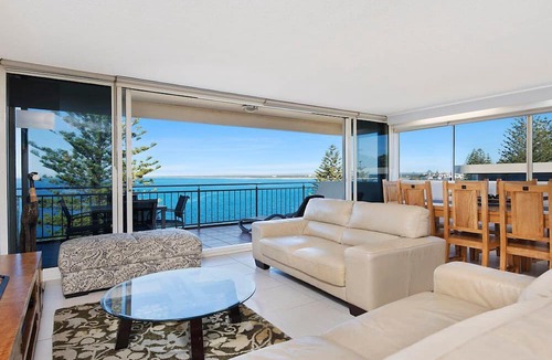 Kings Beach Apartment | Wickham Point Unit 5 Kings Beach QLD