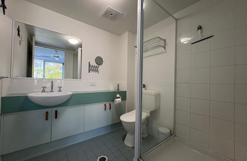 Caloundra Apartment | Kokomo Unit 4| Central Beachside Retreat Near kings & Bulcock Beaches