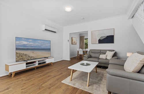 Glenelg South Apartment | Coastal 3-Bed House with BBQ and Private Courtyard