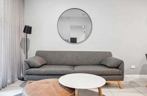 Hamilton Apartment | Portside Wharf Retreat | 1-Bedroom King Bed
