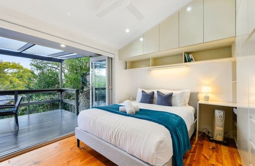 Waitara House | 复古砖墙庭院小屋｜步行到火车站｜6人入住