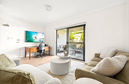 Avalon Beach Apartment | Spacious 2-Bed, 2-Bath Moments from Avalon Beach