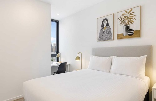 South Yarra Apartment | South Yarra Stay with Balcony Views