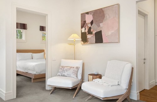 Kew East Apartment | Wellness Escape: 1-Bed Home + Studio & Sauna