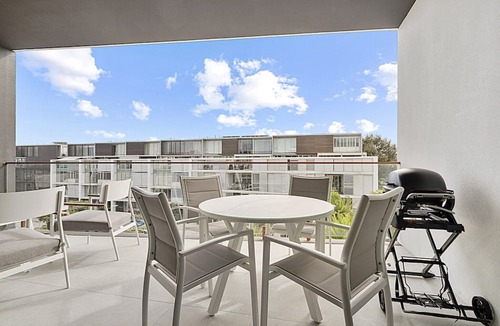 North Fremantle Apartment | Spacious 2-Bed Apartment in North Fremantle